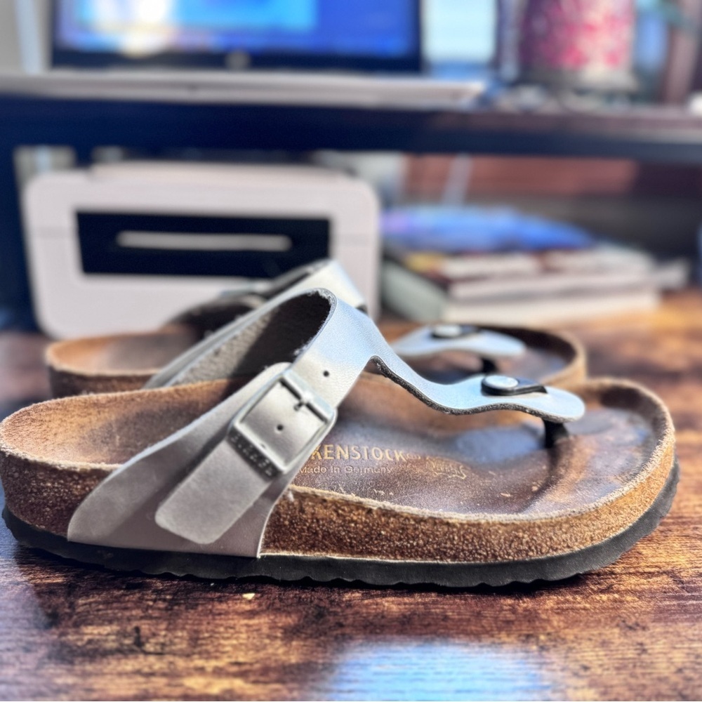Birkenstock Gizeh Silver Metallic Birko-Flor Thong Sandals 39 (8-8.5)
